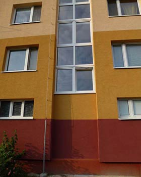 Obnova bytových domov - výmena presklených stien